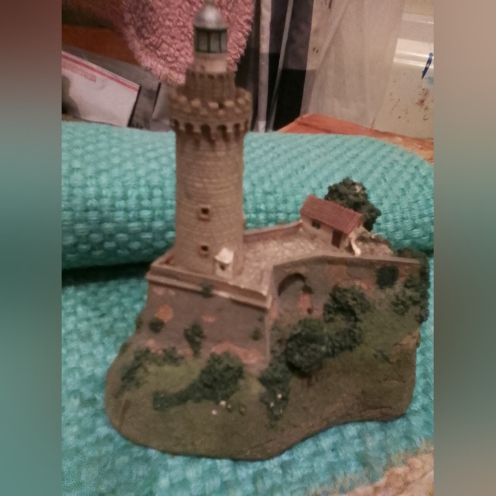 Rare Lighthouse Set - Picture 4 of 4